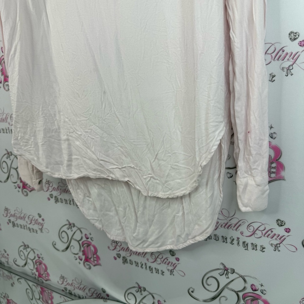 On The Road long sleeve V-neck light, pink flowy Women's Blouse - Soft Pink top - Picture 3 of 11